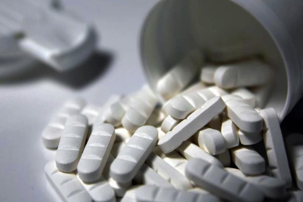 Nueva tendencia de sobredosis masivas provocadas por el fentanilo, advierte la DEA de EE.UU.